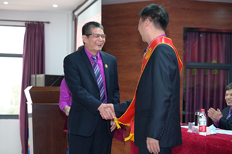 “标新是所有标新人的标新”